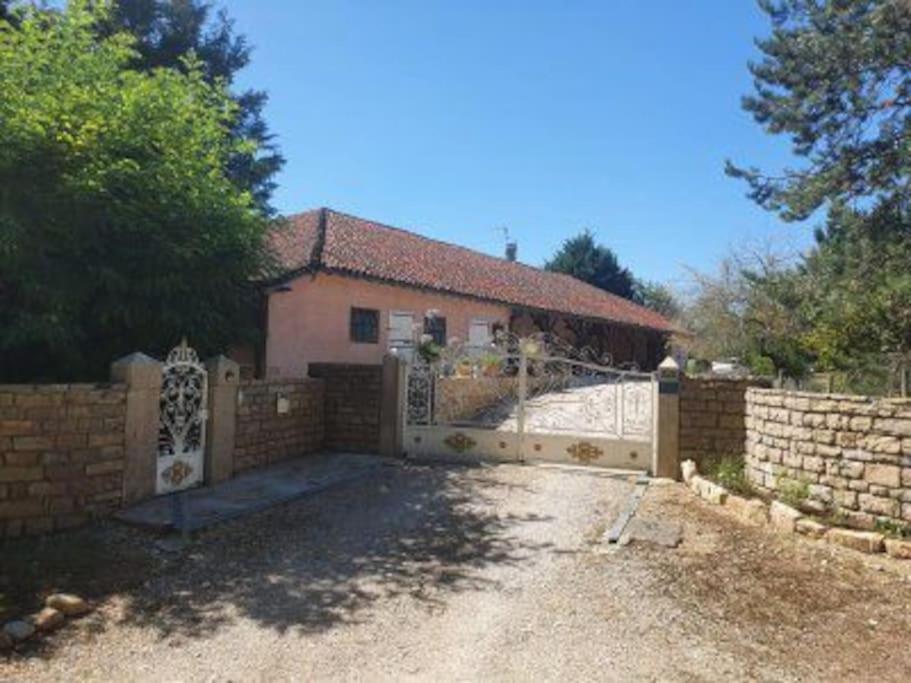 Studio3 Spacieux 1A4 Pers Marboz Kültér fotó